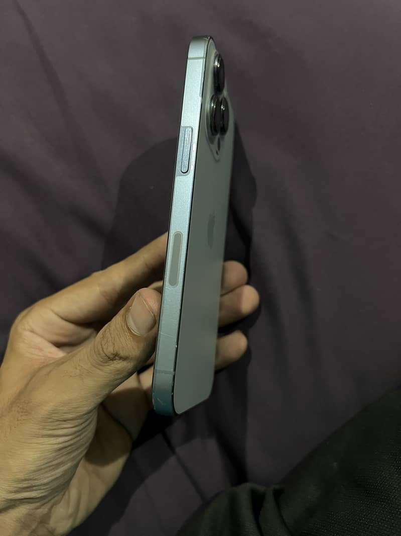 Apple iPhone 13 Pro 4