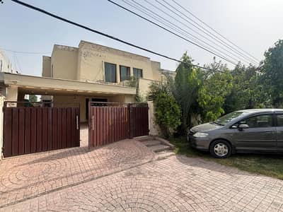 SYED BROTHERS PROUDLY OFFERS: 1-Kanal Elegant And Fully Maintained Old Bungalow Is Available In The Best Block Of DHA Lahore.
