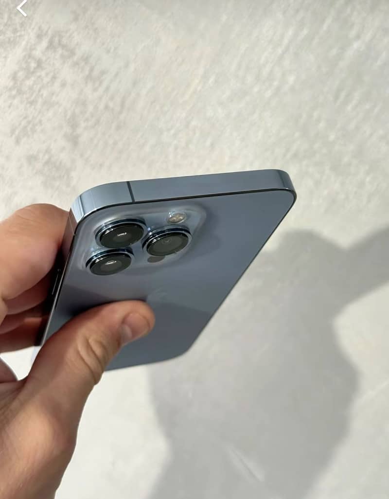 Apple iPhone 13 Pro 0
