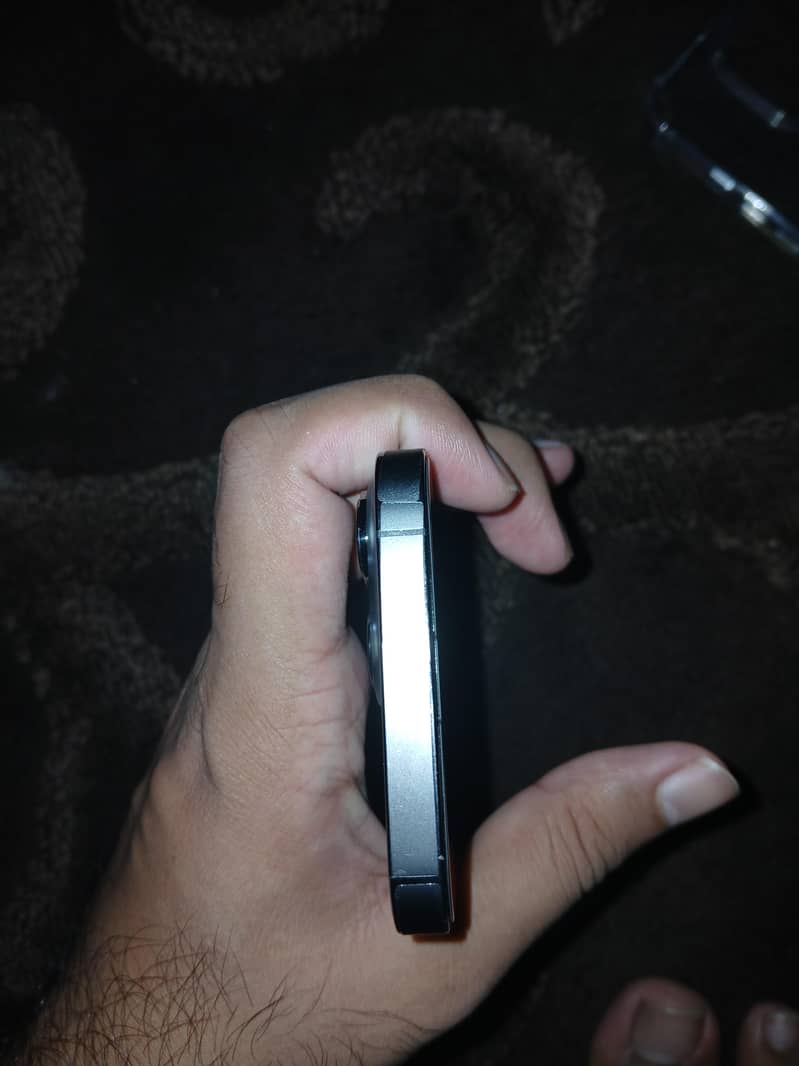 Apple iPhone 13 Pro 4