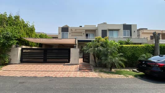 2 KANAL MODERN DESIGN MAINTAINED HOUSE | 5 BEDROOMS | 2 SERVANT QUARTERS | NEAR PARK, MASJID & MARKET | DHA PHASE 1, LAHORE