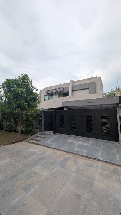 1 KANAL ELEGANT AND FULLY FURNISHED SUPER HOT LOCATED BUNGALOW IS AVAILABLE IN THE BEST BLOCK OF DHA LAHORE.