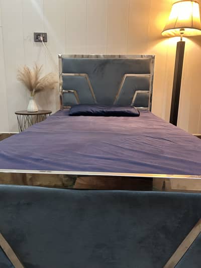 Premium Single Bed – Excellent Condition-28000