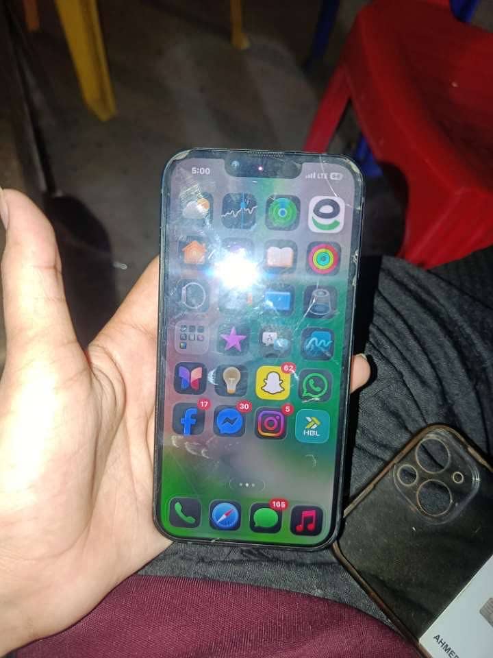 Apple iPhone 13 2