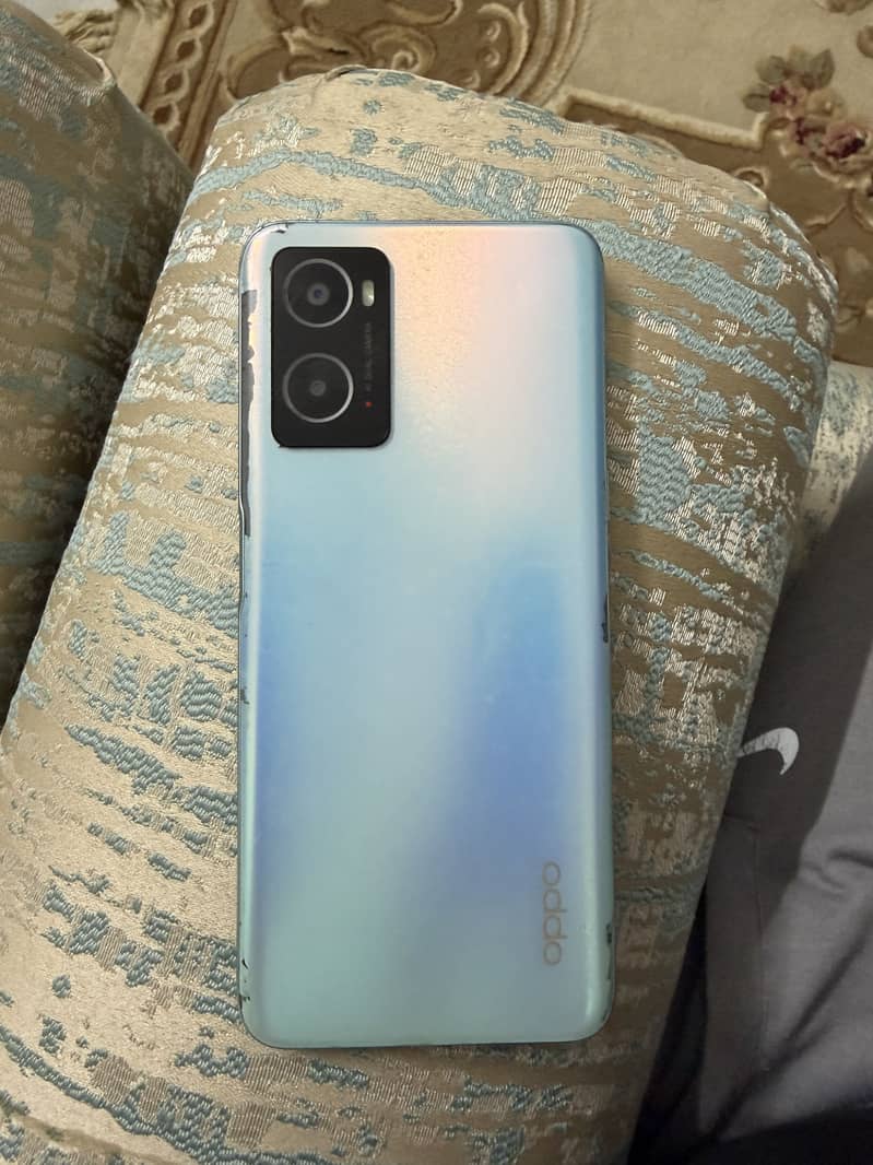 OPPO A76 1