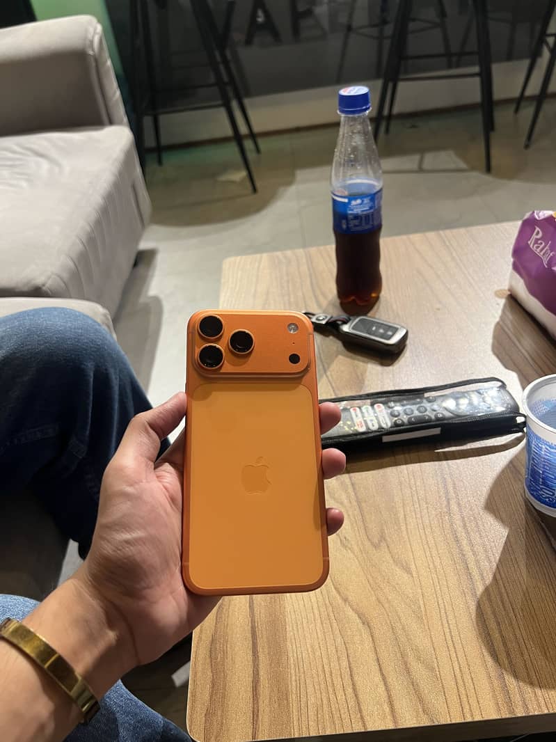 Apple iPhone 17 Pro Max 0