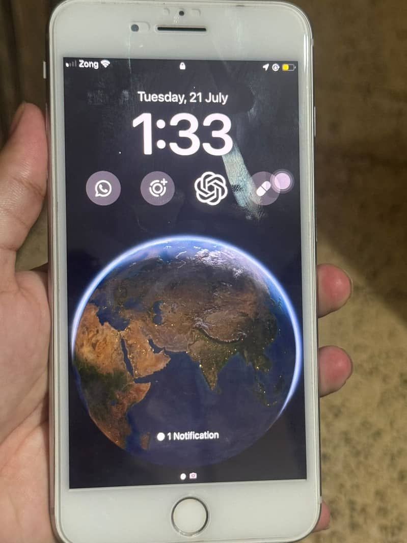 Apple iPhone 8 Plus 0