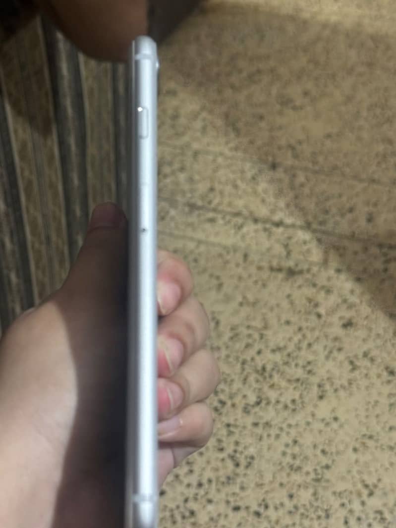 Apple iPhone 8 Plus 1