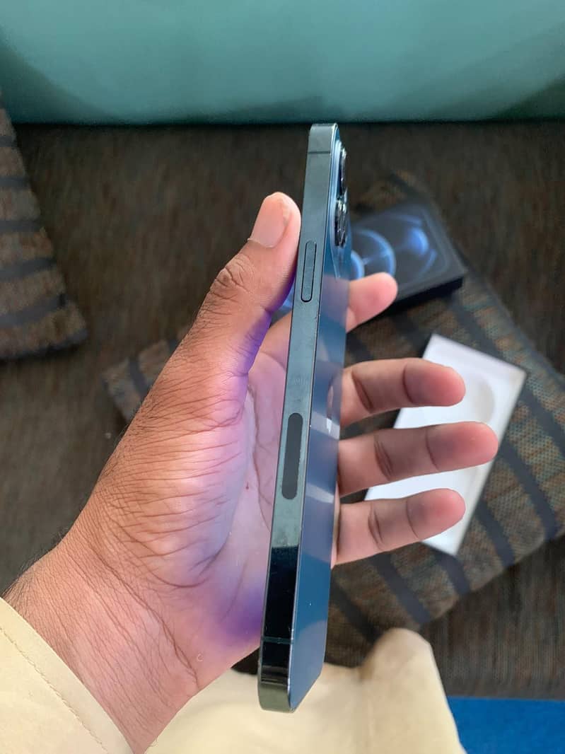 Apple iPhone 12 Pro Max 4