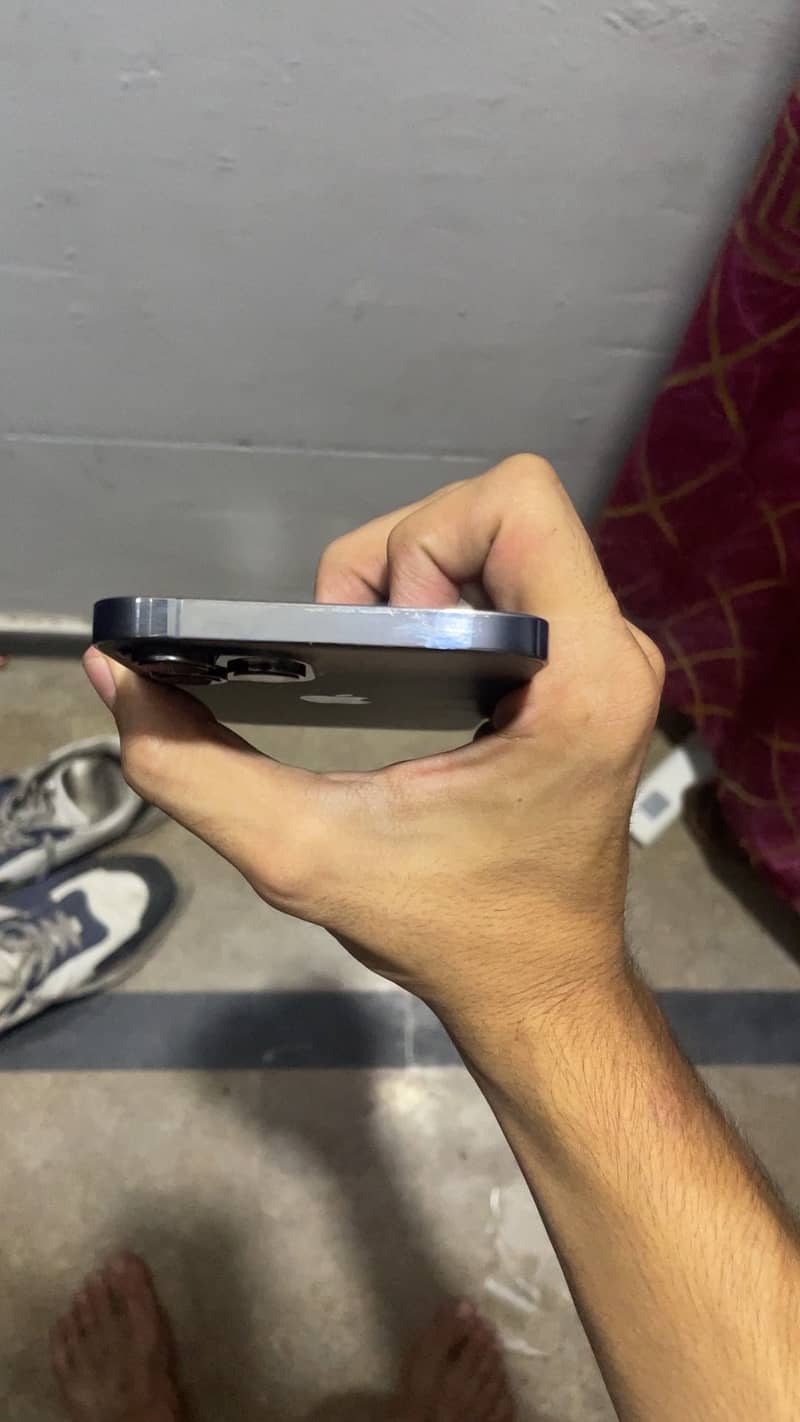 Apple iPhone 12 Pro Max 4