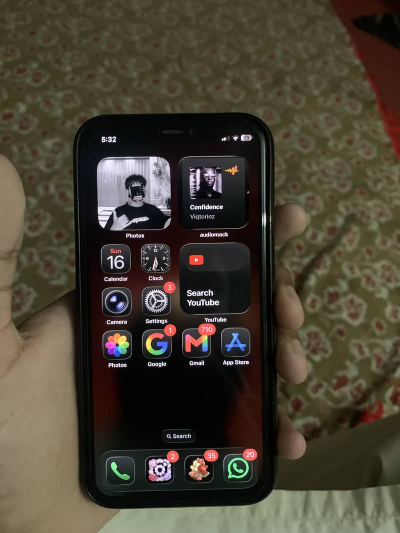 Apple iPhone 11 Pro 1