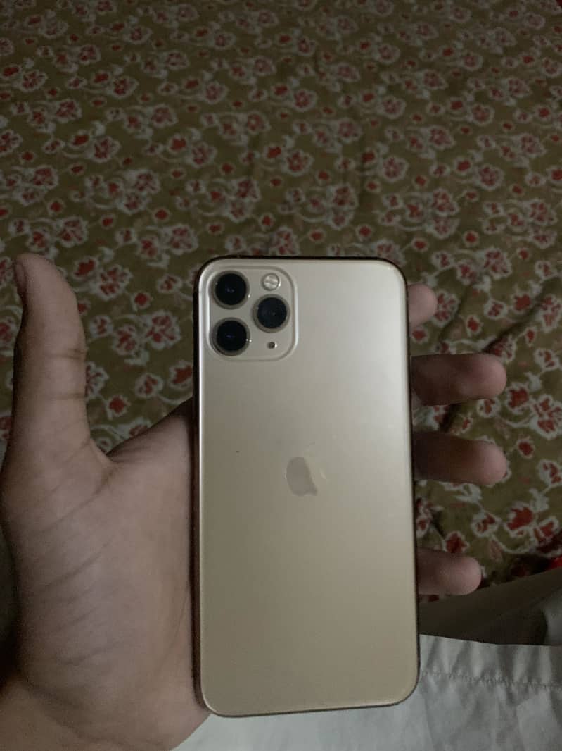 Apple iPhone 11 Pro 4