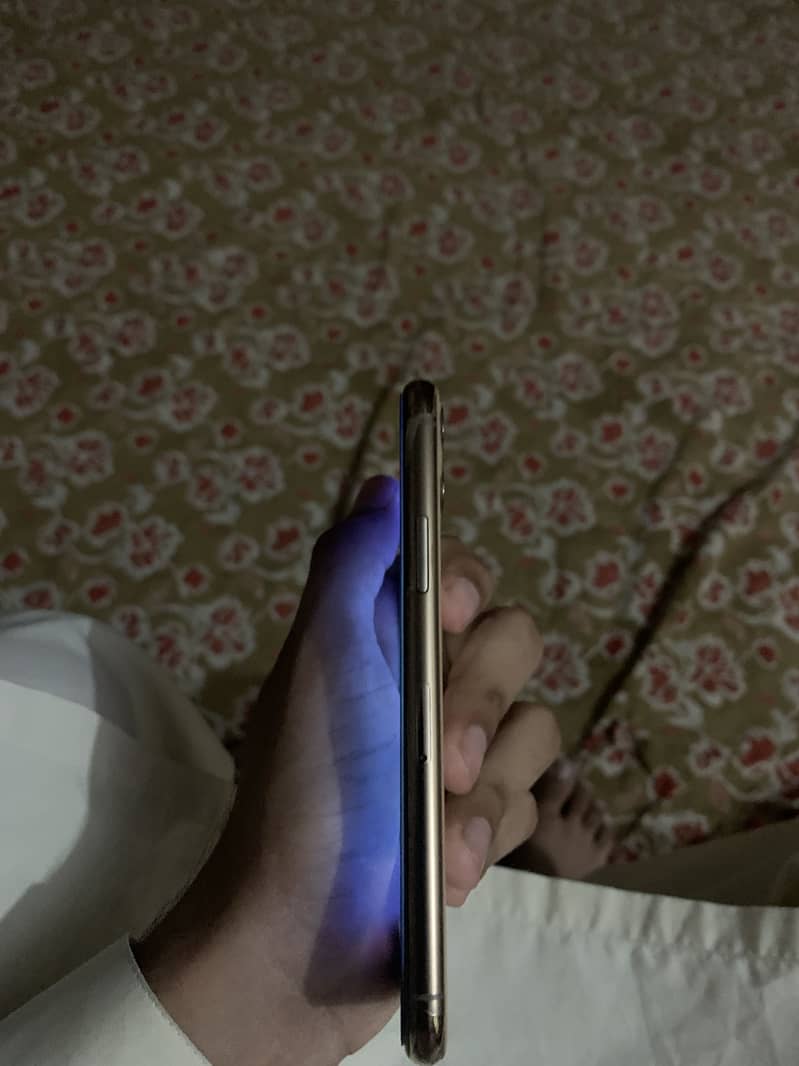 Apple iPhone 11 Pro 7