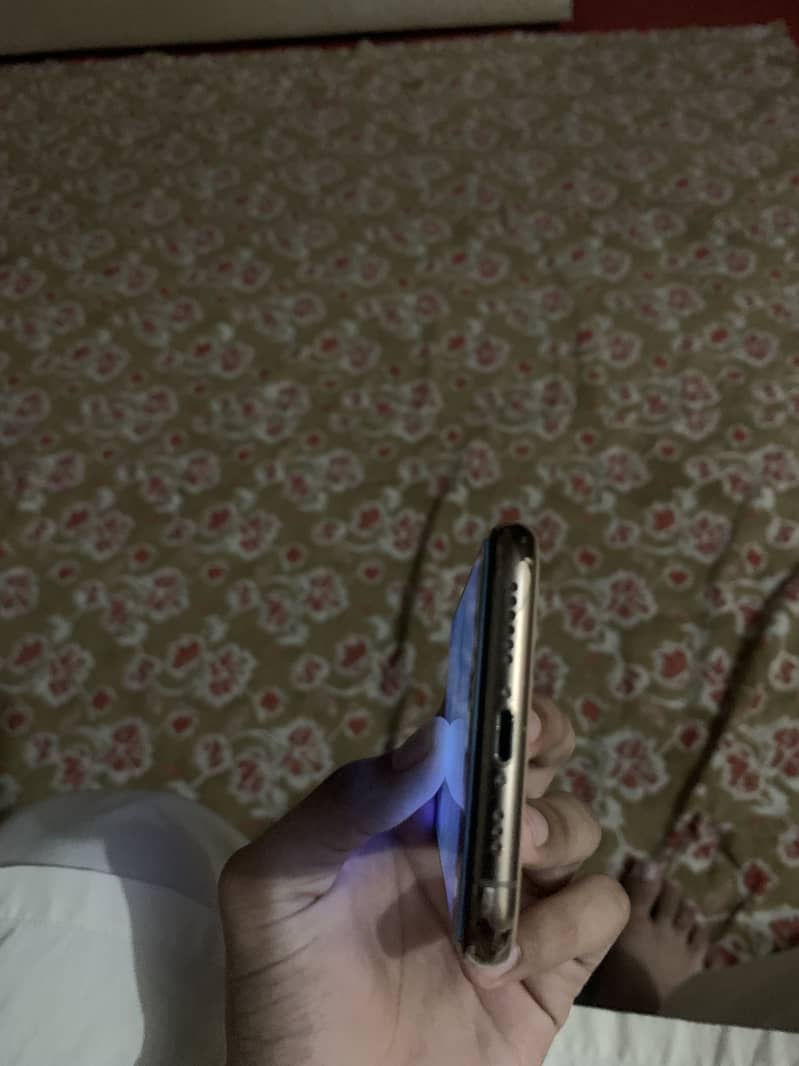 Apple iPhone 11 Pro 9