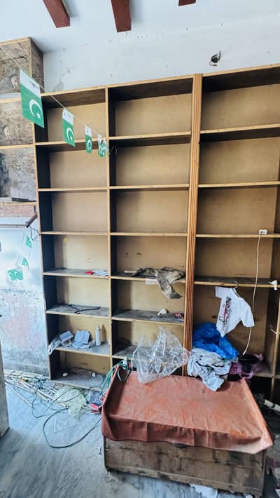 Wooden shop racks/shop almari for sale