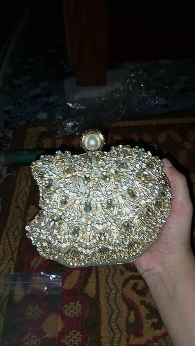 new look condition and beautiful design diamond colour