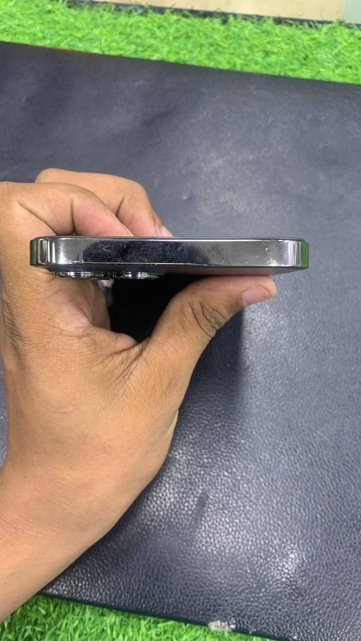 Apple iPhone 12 Pro Max 2
