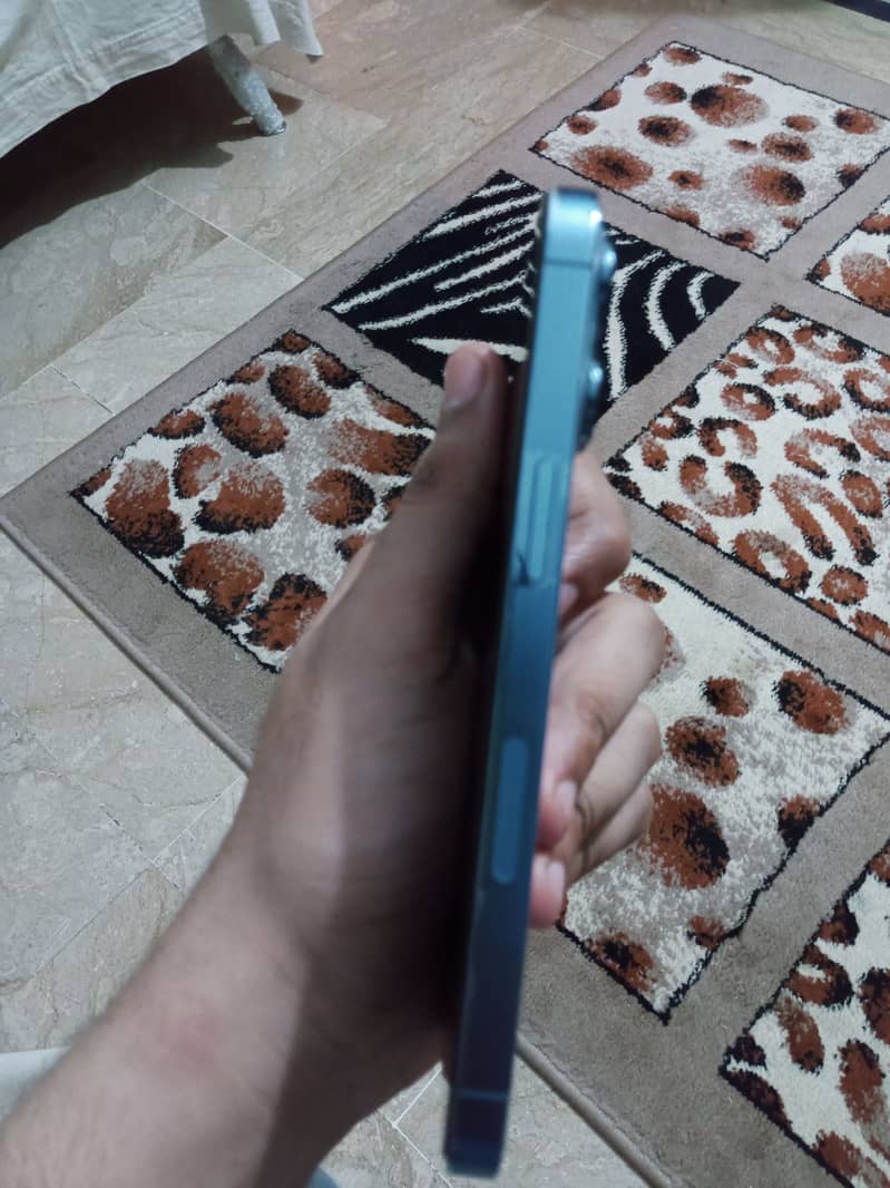 Apple iPhone 13 Pro 3