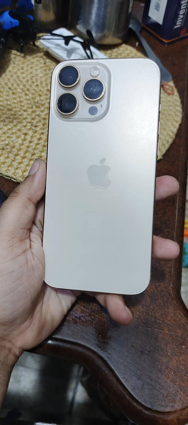 Apple iPhone 16 Pro Max 2