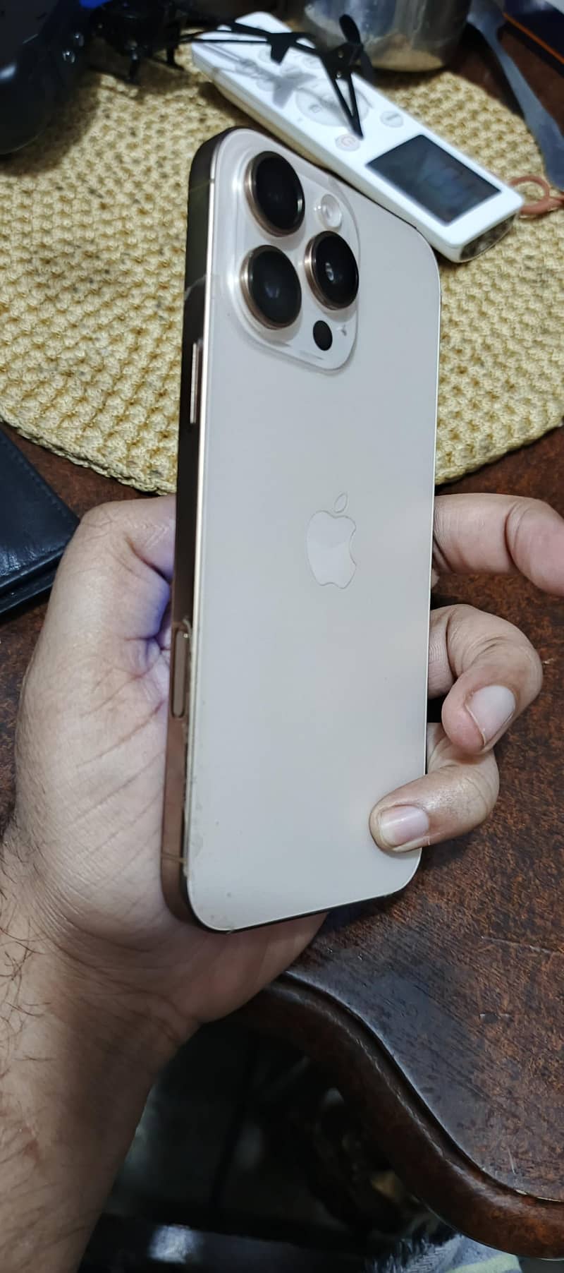 Apple iPhone 16 Pro Max 5