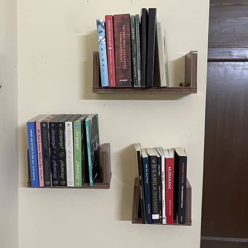 Bookshelf 0