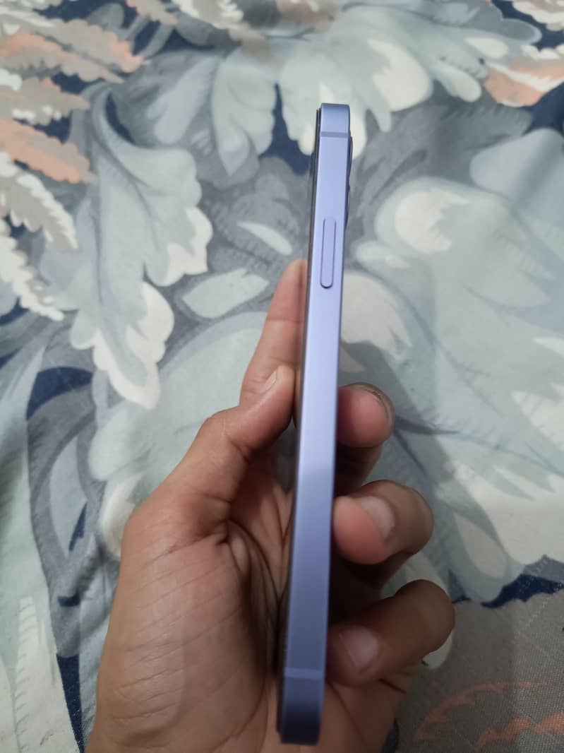 Apple iPhone 12 3