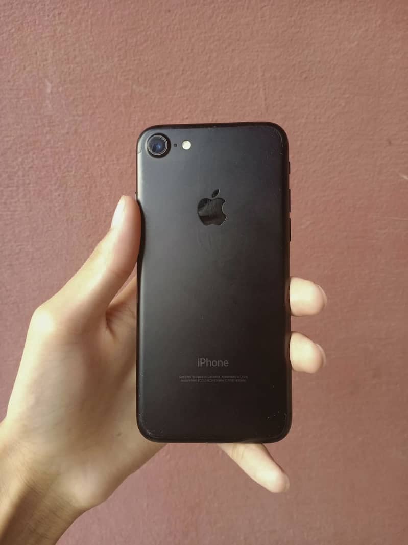 Apple iPhone 7 1