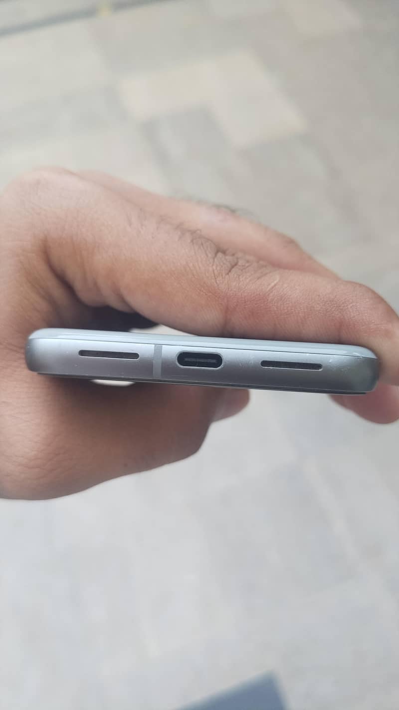 Google Pixel 8 7