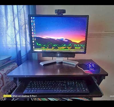 Dell LCD, 24 inches with all accessories