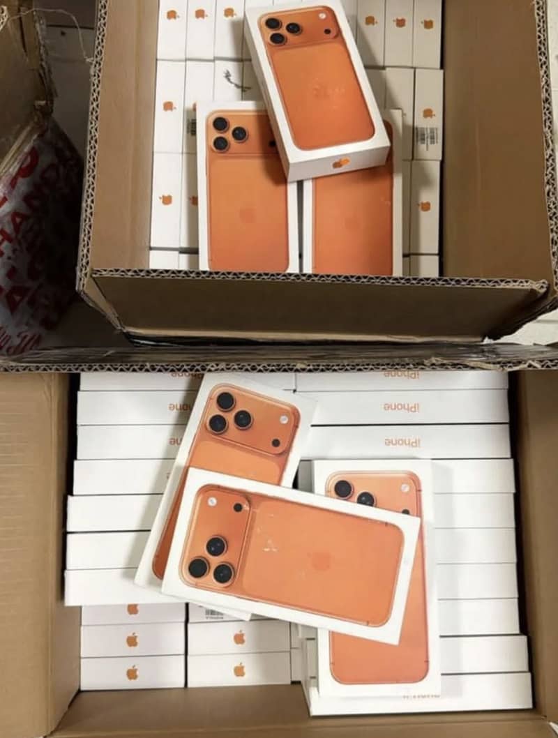 iPhone 17 Pro Max box pack 1