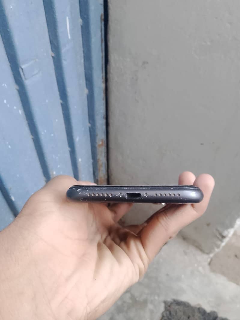 Apple iPhone 11 2