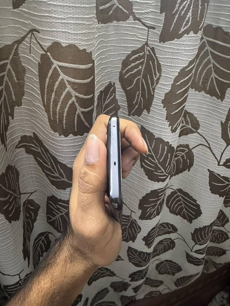 One Plus 10T 4