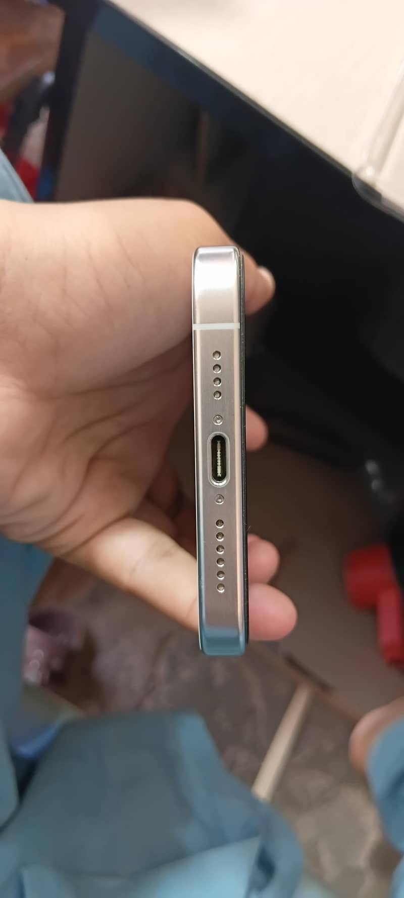 Apple iPhone 15 Pro Max 4