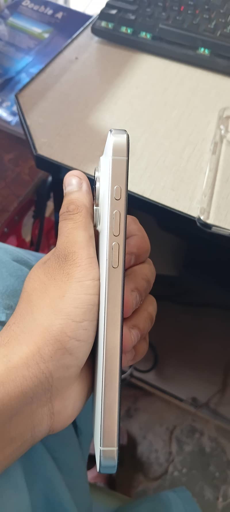 Apple iPhone 15 Pro Max 6