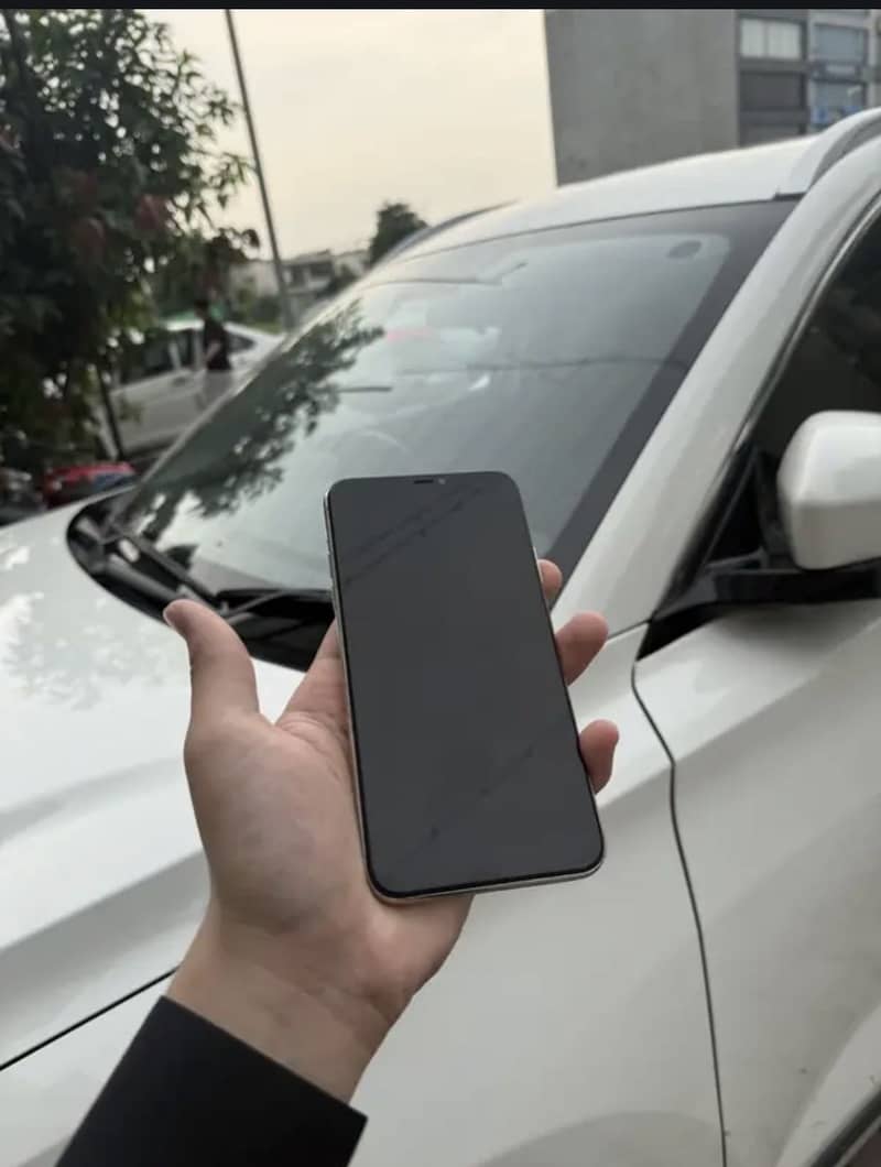 Apple iPhone 11 Pro Max 1