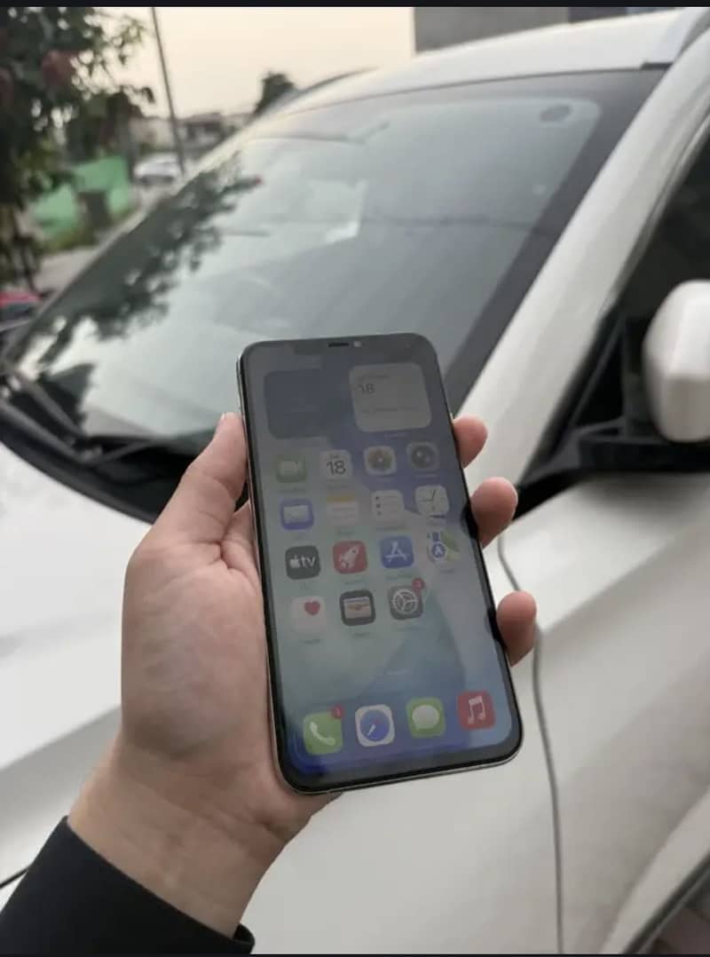 Apple iPhone 11 Pro Max 2