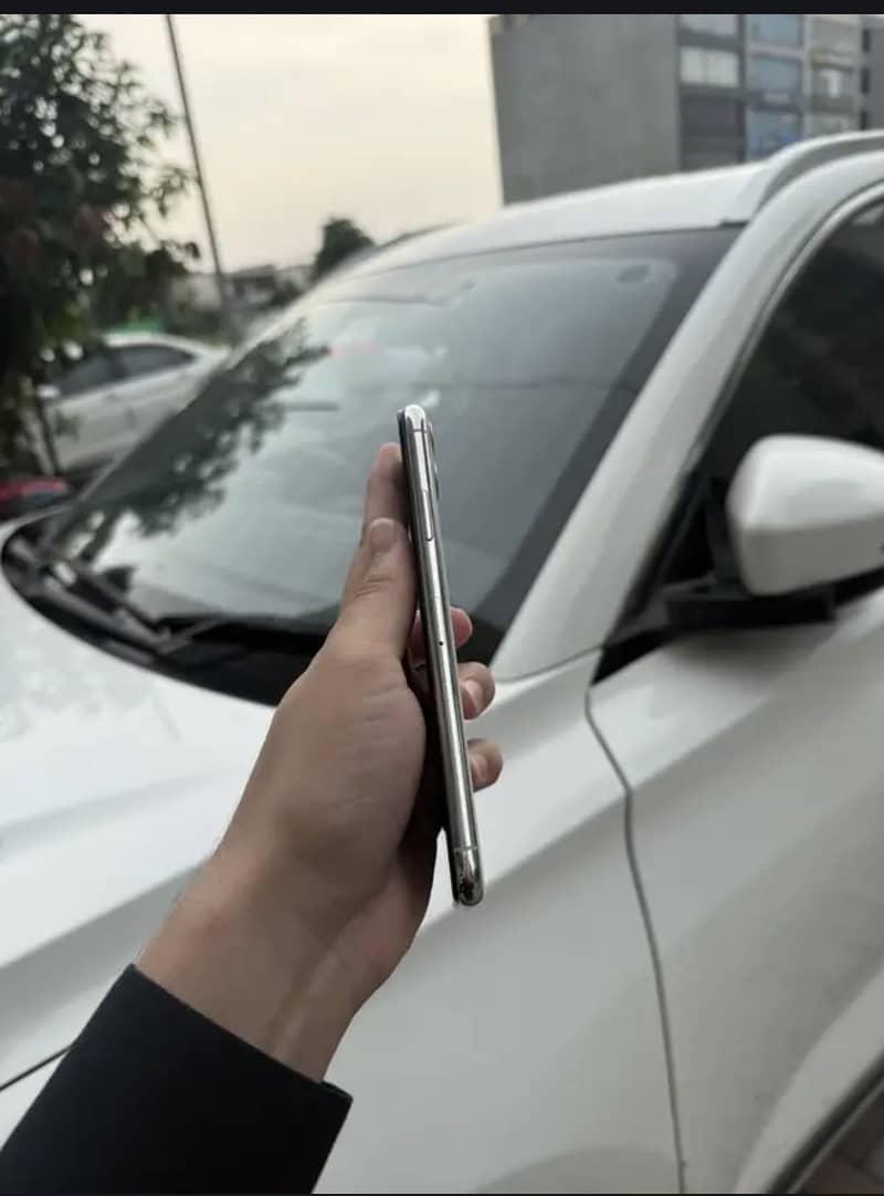 Apple iPhone 11 Pro Max 3