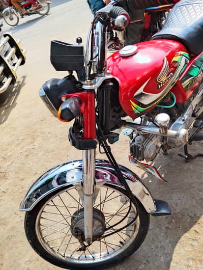 Honda CD 70, 2021-2022 model in a better condition.