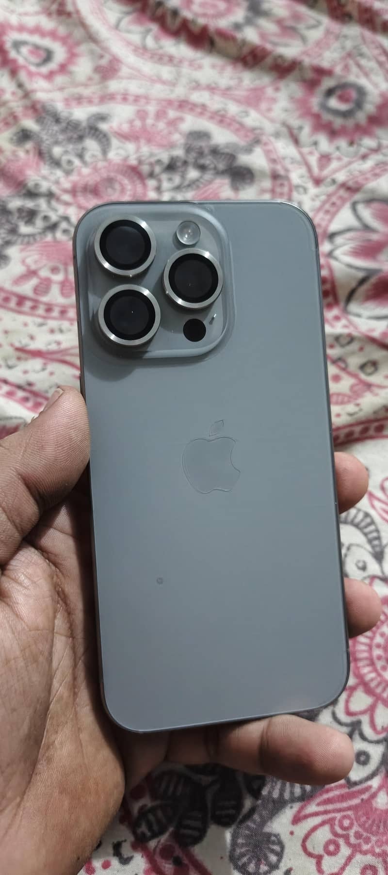 Apple iPhone 15 Pro 0