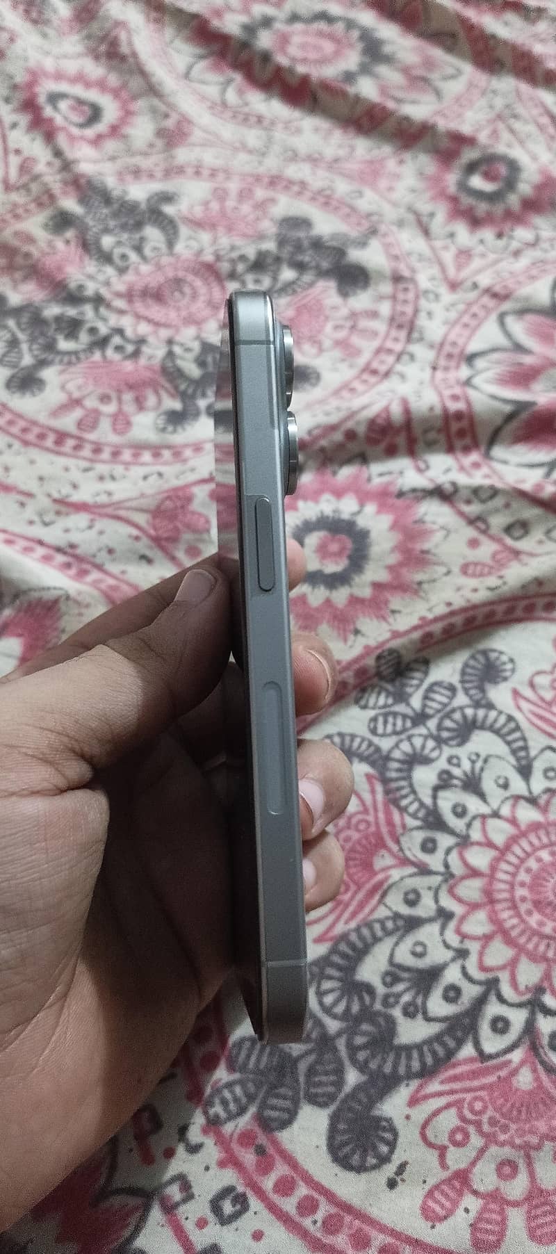 Apple iPhone 15 Pro 1