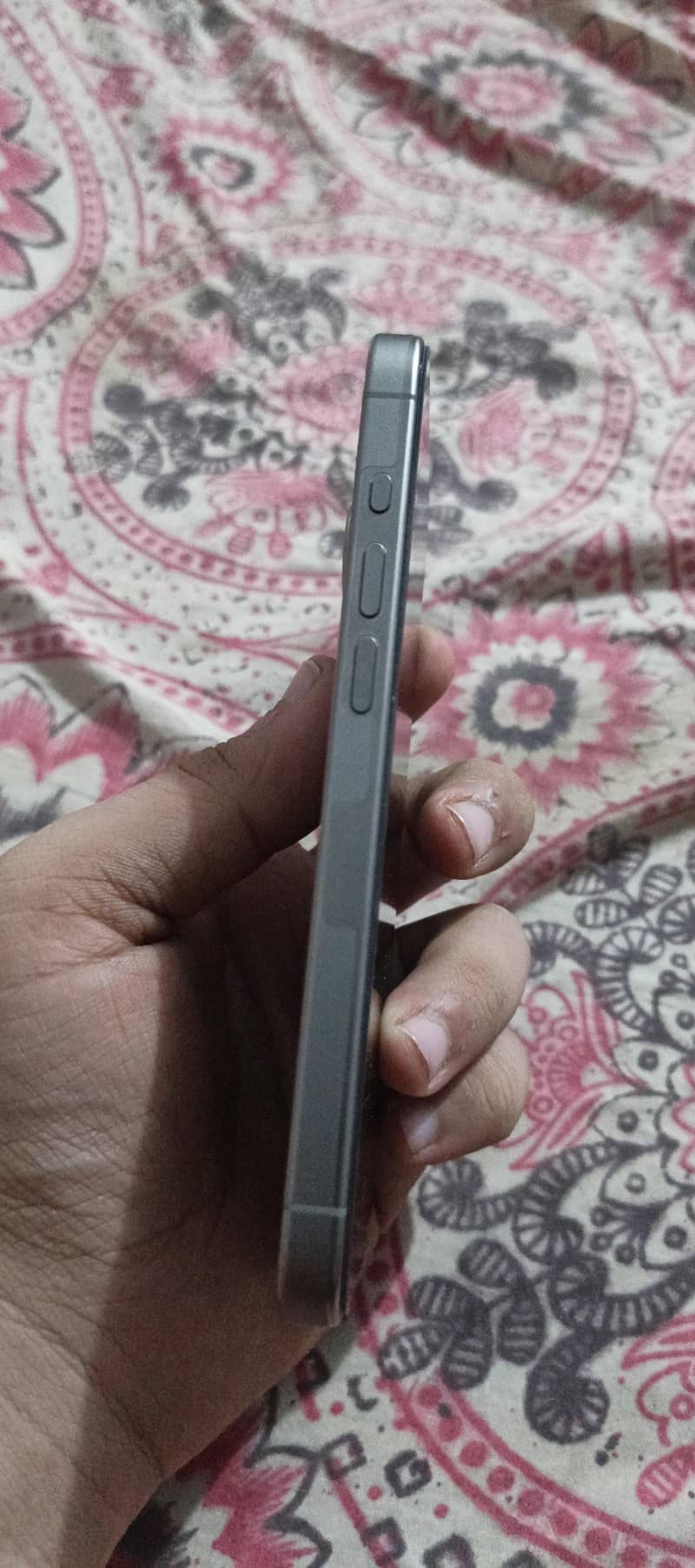 Apple iPhone 15 Pro 2