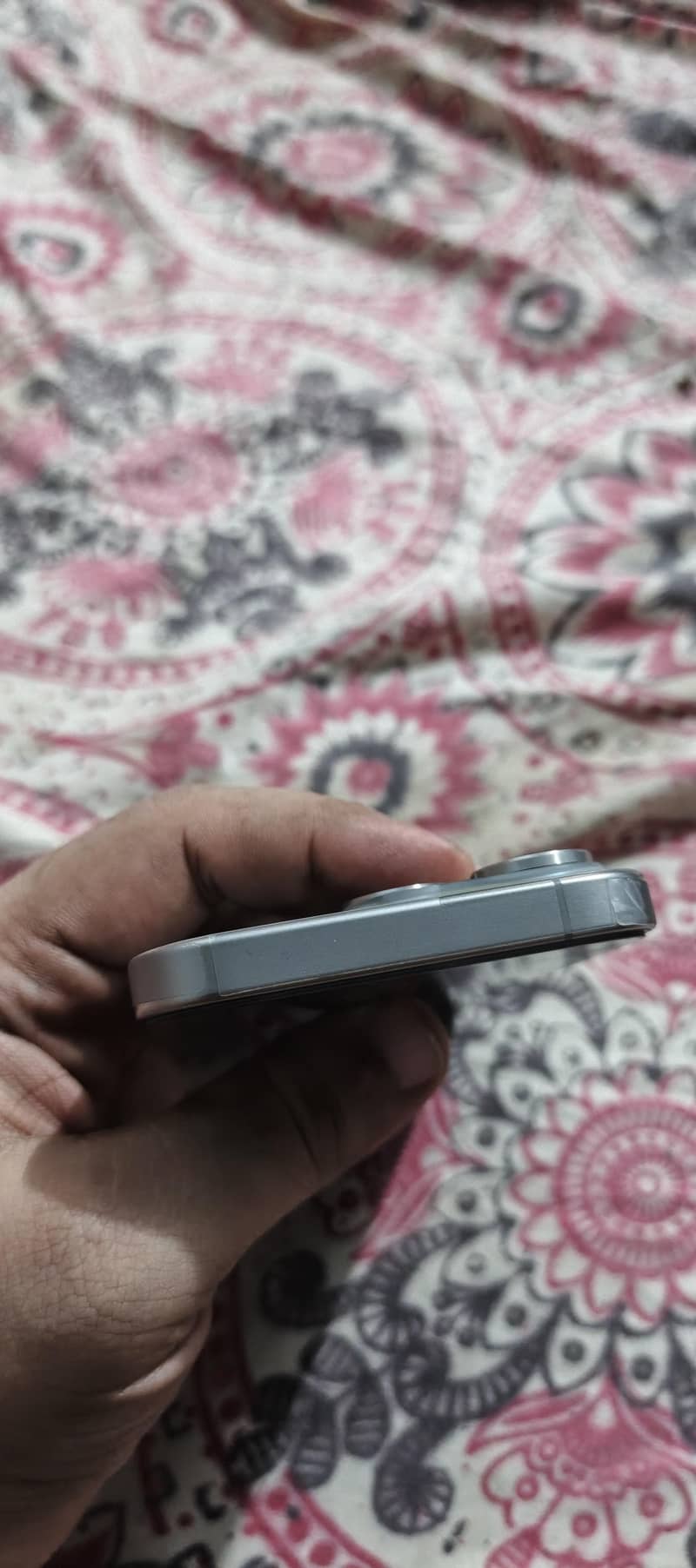 Apple iPhone 15 Pro 4