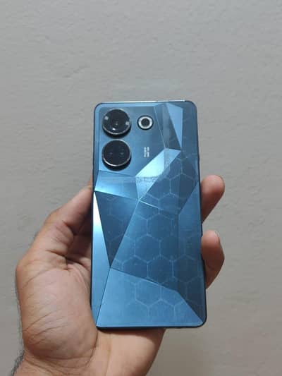 Tecno CAMON 20 with box