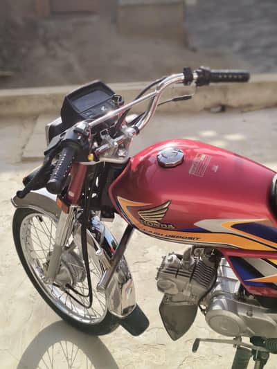 bilkul new bike ha . number lga hova haa