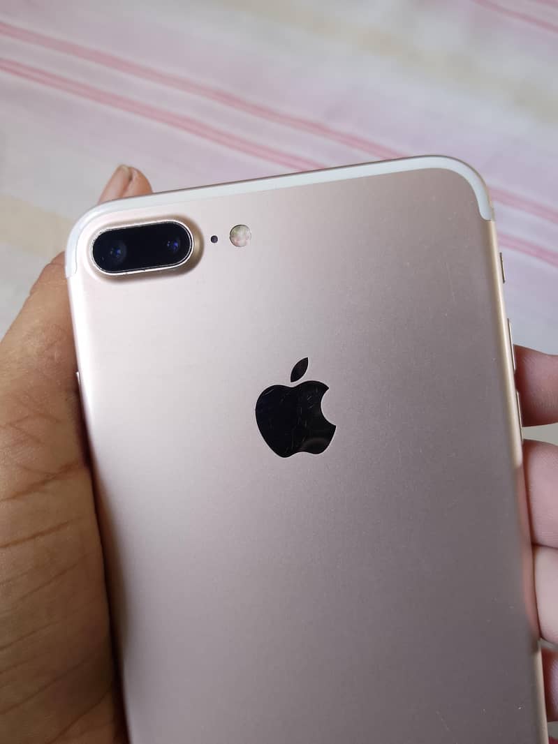 Apple iPhone 7 Plus 1