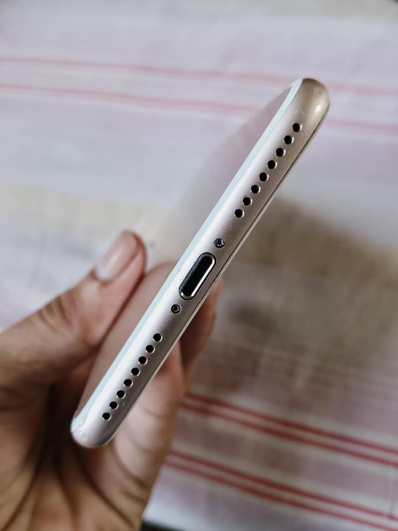 Apple iPhone 7 Plus 4