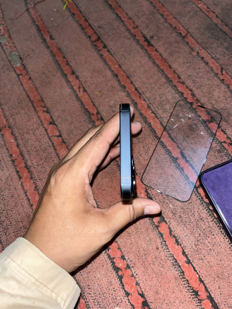 iPhone 13 JV 4