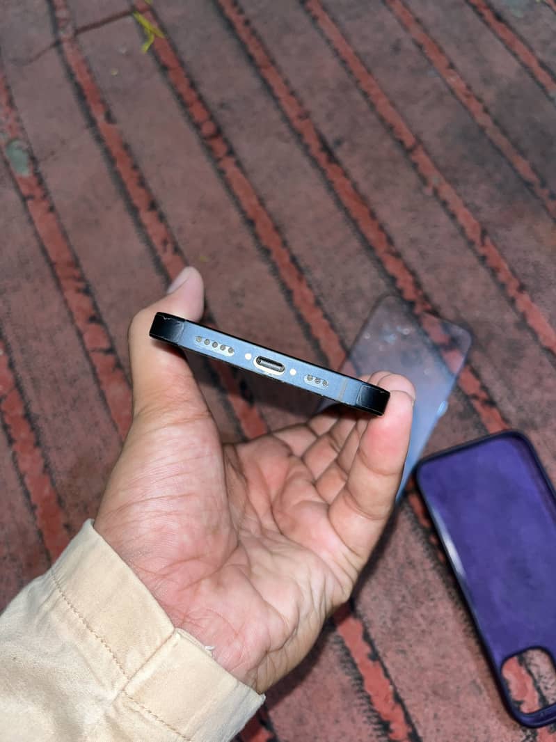 iPhone 13 JV 5