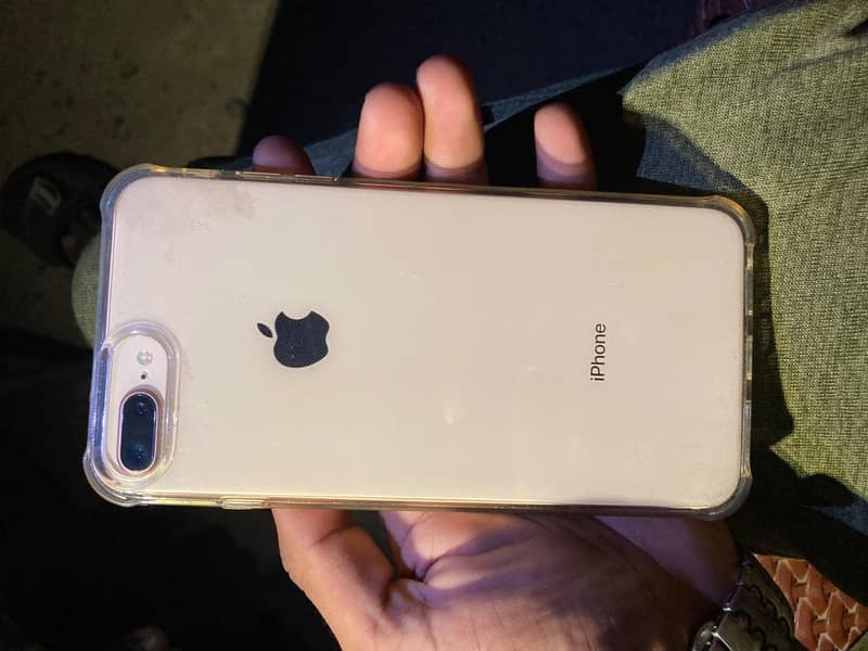 Apple iPhone 8 Plus 0