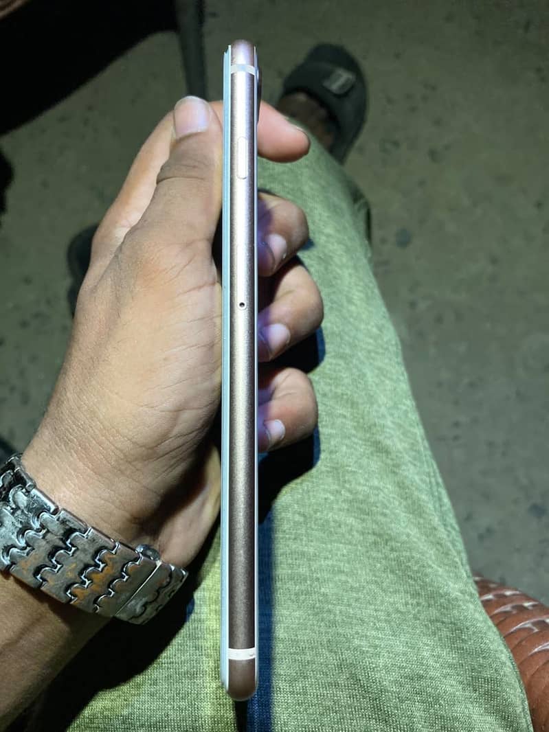 Apple iPhone 8 Plus 1